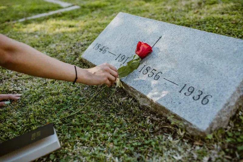 Words from the Graveyard: How a Cemetery Child Became America's Poet of Loss